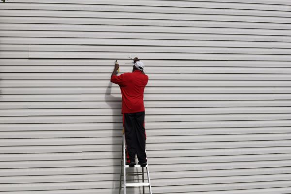 Loose Siding Repair in Franklin