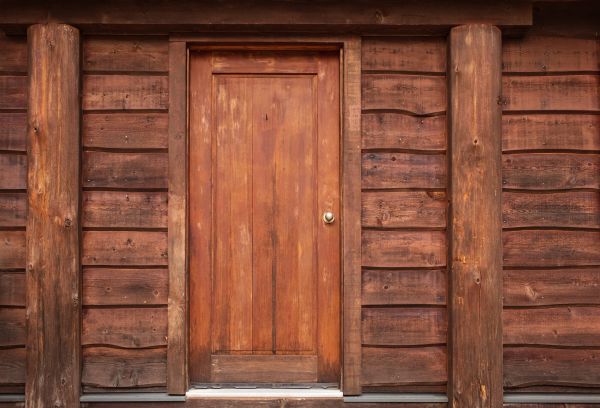 Log Cabin Siding Installation in Franklin